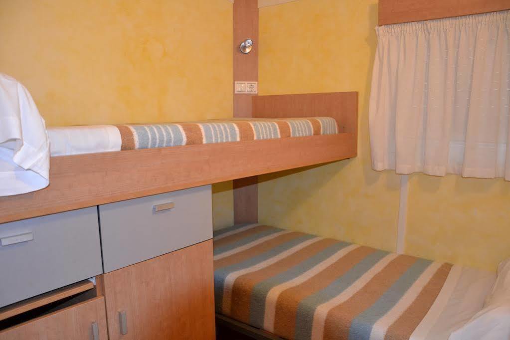 Camping Fuentes Blancas Burgos Ngoại thất bức ảnh